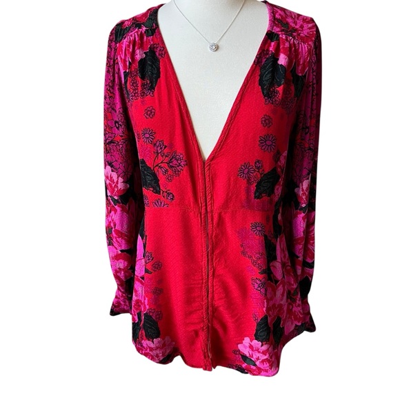 Free People Floral Deep V-Neck Long Sleeve Blouse  Size M Red/Pink Velvet Mix - Picture 2 of 14